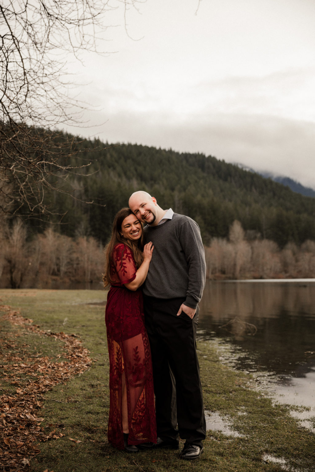Emily + Aaron | Rattlesnake Lake Engagement | Seattle Engagement ...